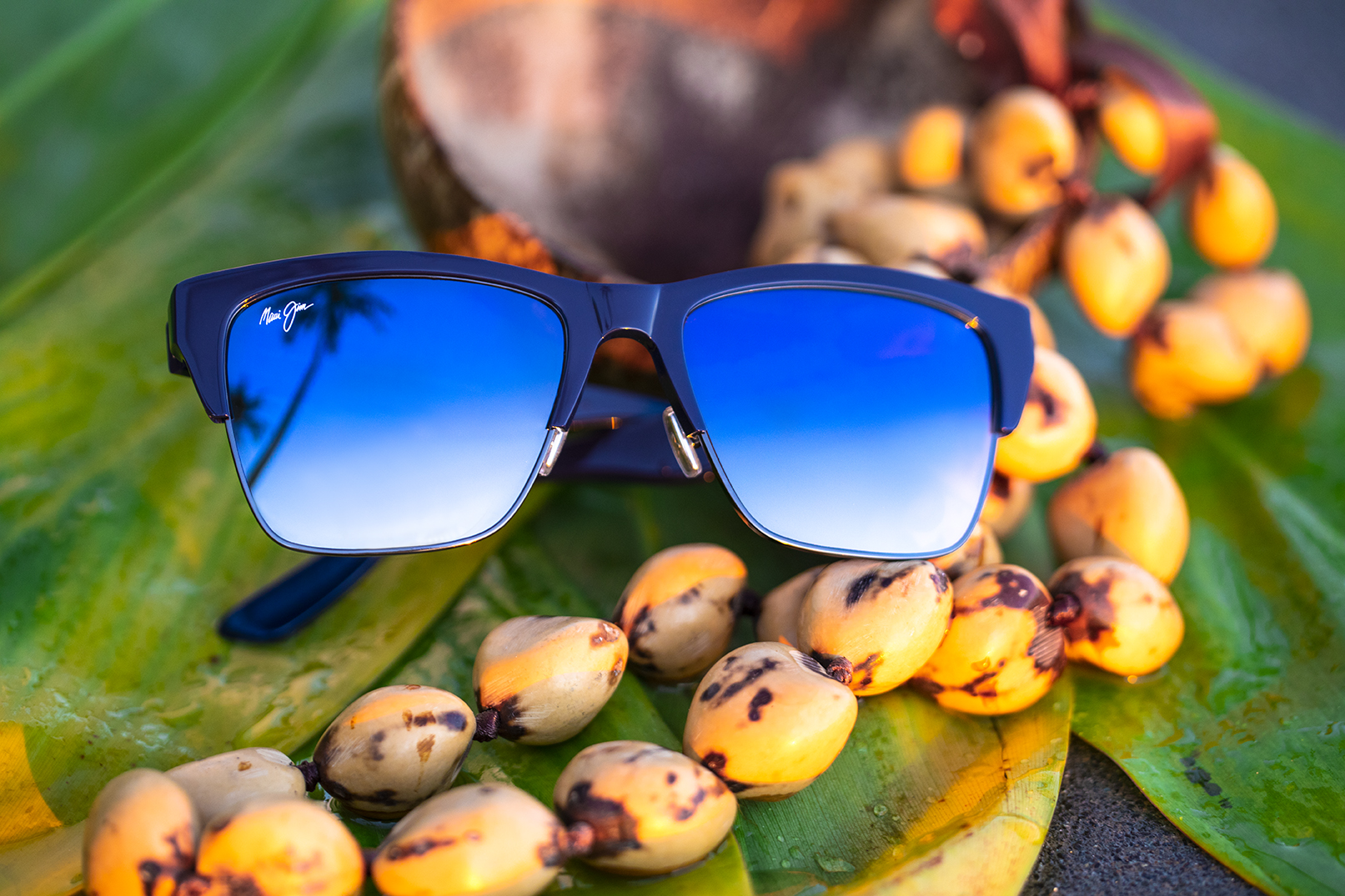 The Difference Between Polarized Sunglasses and Mirrored Sunglasses 